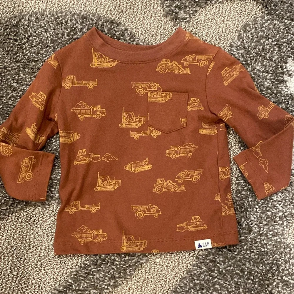 babyGap Boys Playtime Favorites Orange Long Sleeve Construction Truck Shirt 18 2